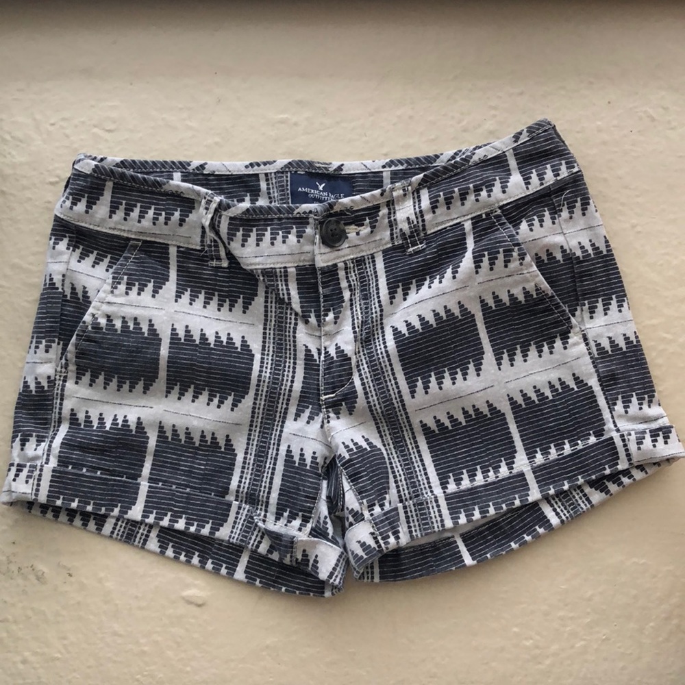 American Eagle short